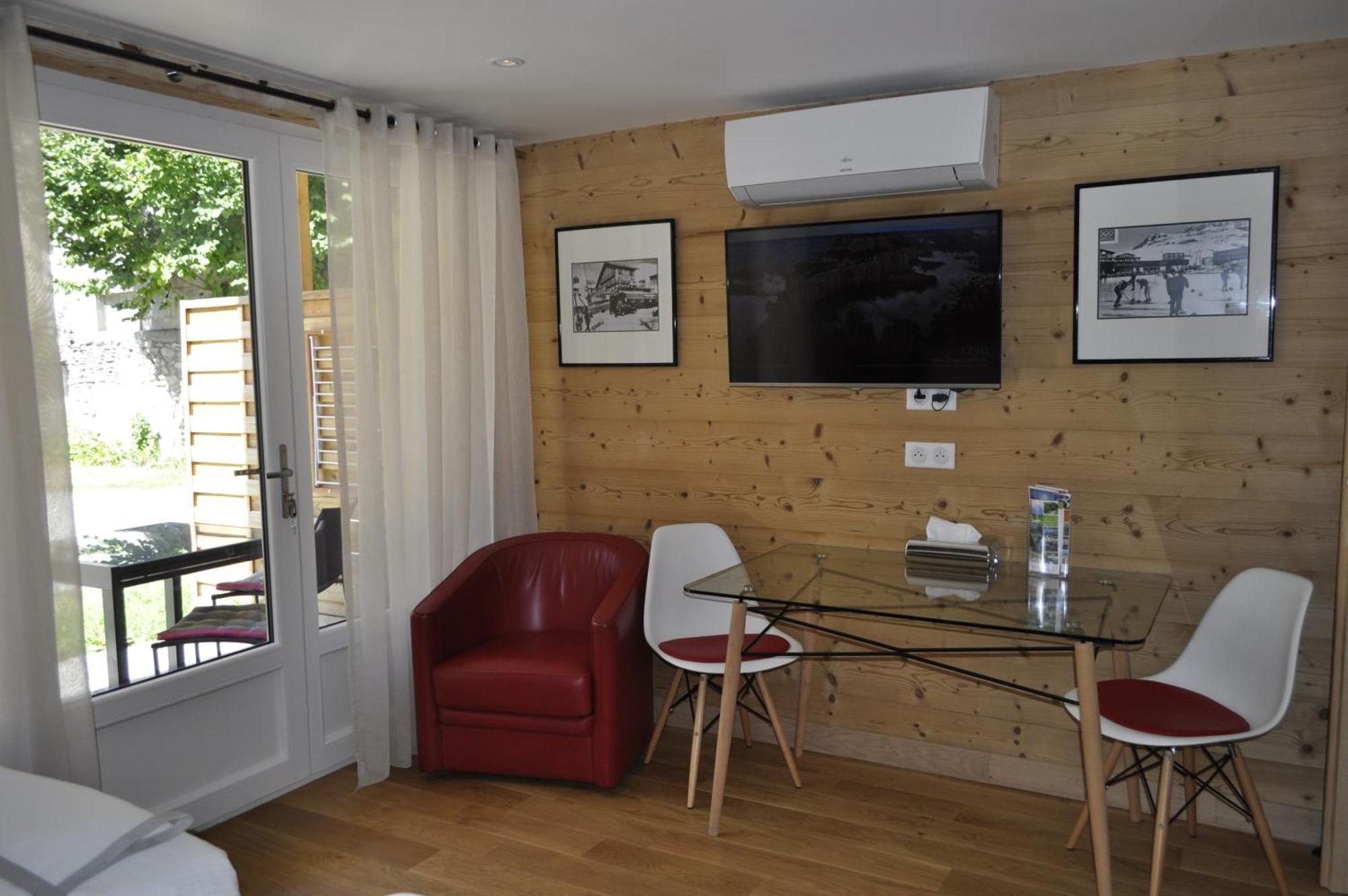 Chalet La Cachette Cyclists & Skiers Le Bourg-dʼOisans Kültér fotó